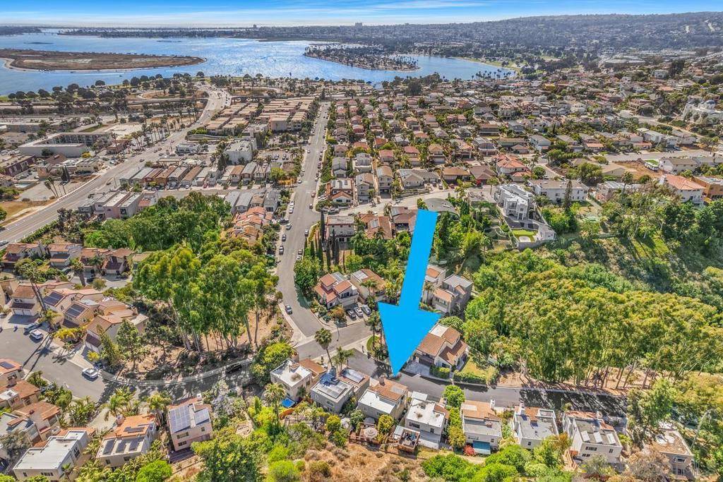 San Diego, CA 92117,4533 Gesner St