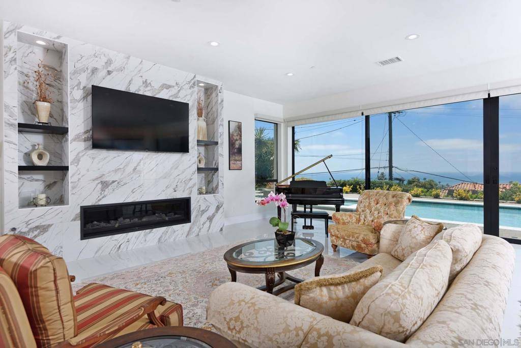 La Jolla, CA 92109,1168 Muirlands Vista Way