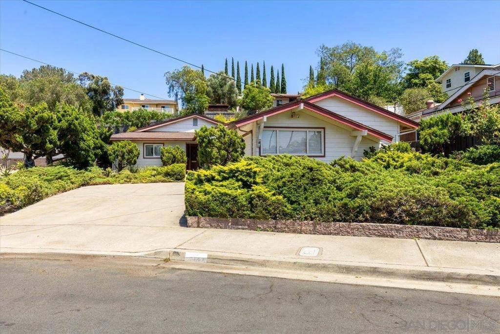 La Mesa, CA 91941,4621 Miramonte