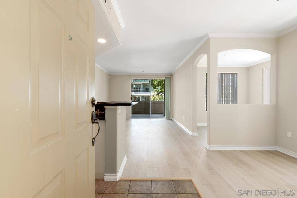 La Jolla, CA 92037,9253 Regents Rd #A111