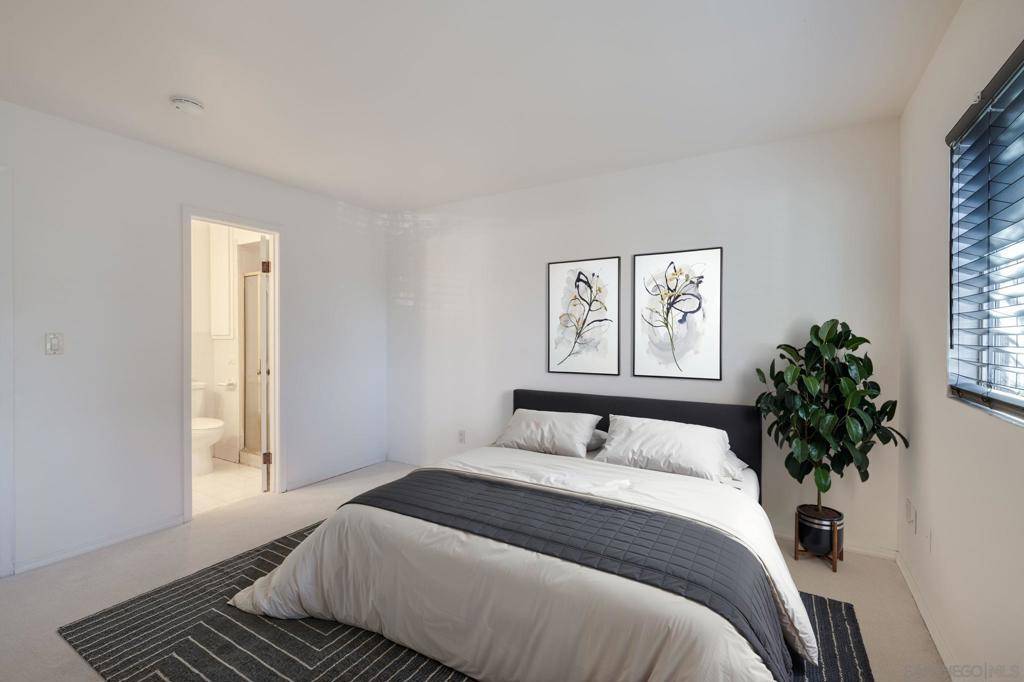 San Diego, CA 92117,4851 Cole St #1