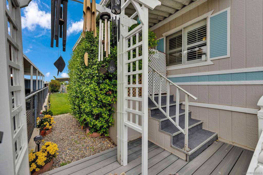 Santee, CA 92071,8701 Mesa Rd #SPC 127