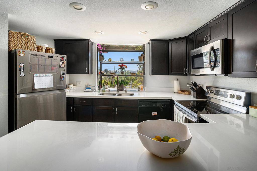 Escondido, CA 92025,440 Citracado Pkwy #14