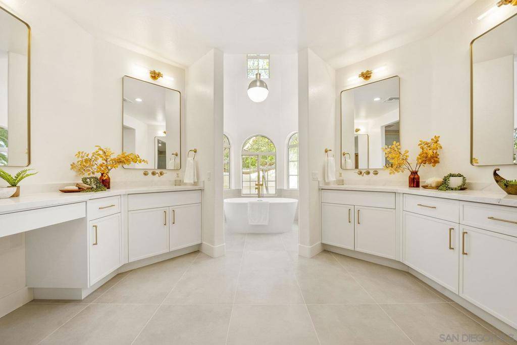 Poway, CA 92064,17601 Valle Verde