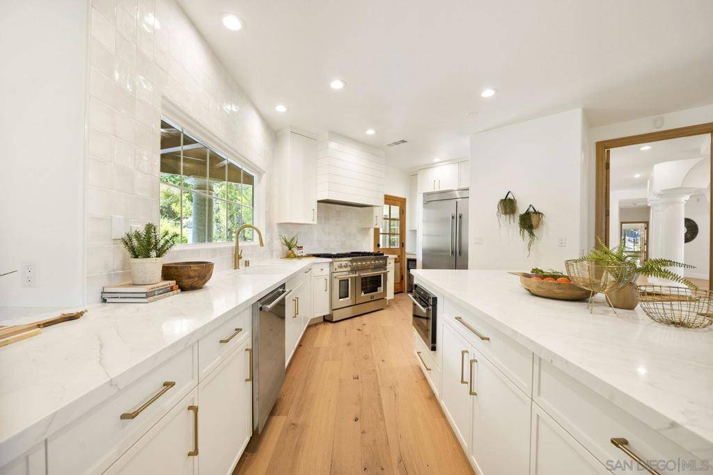 Poway, CA 92064,17601 Valle Verde