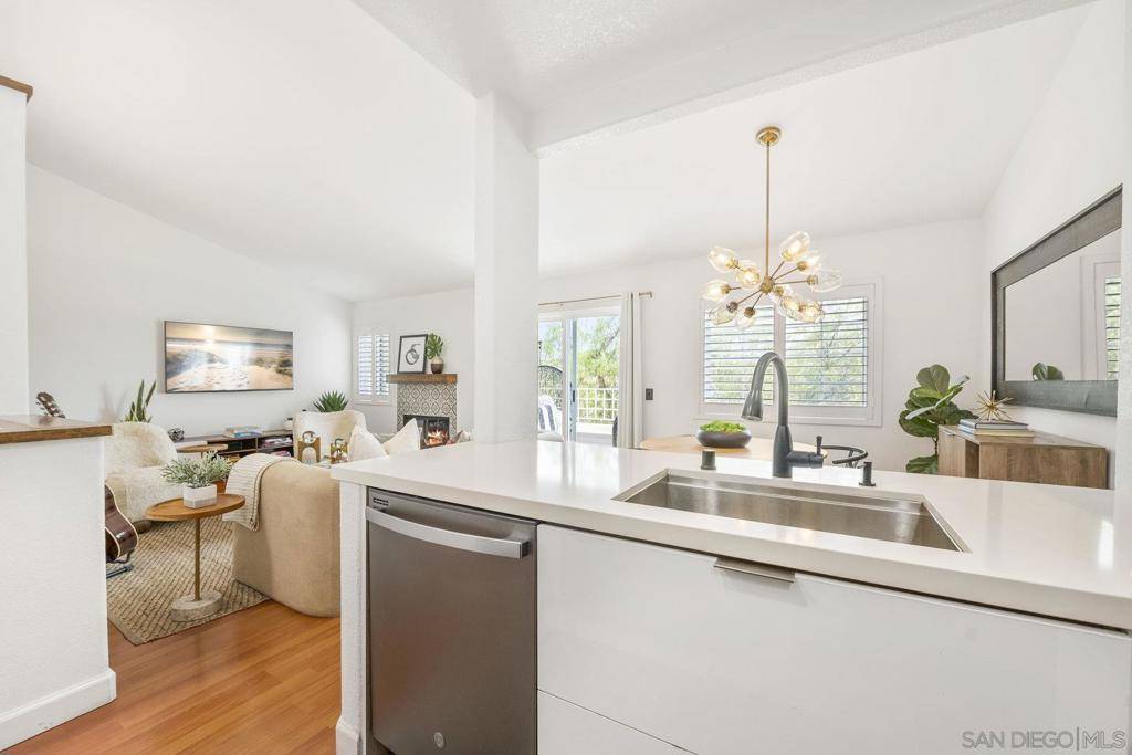 12805 Carriage Heights Way Poway, CA 92064