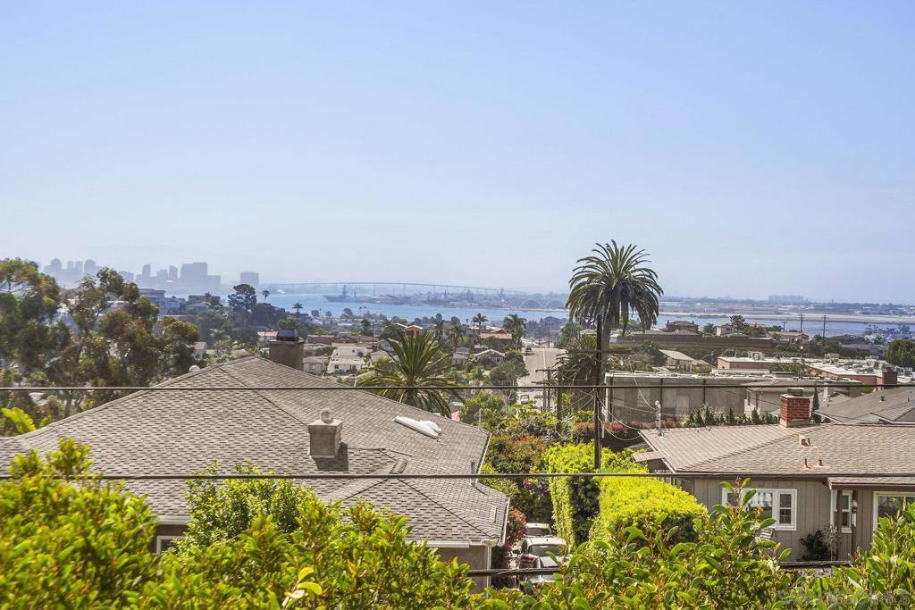 San Diego, CA 92107,3992 La Cresta Dr