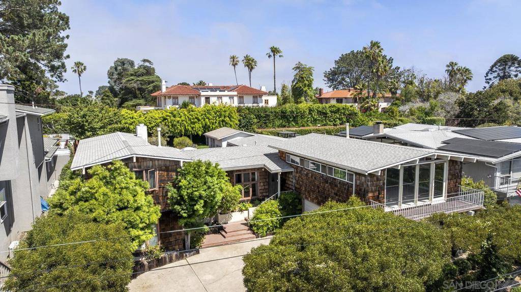 San Diego, CA 92107,3992 La Cresta Dr