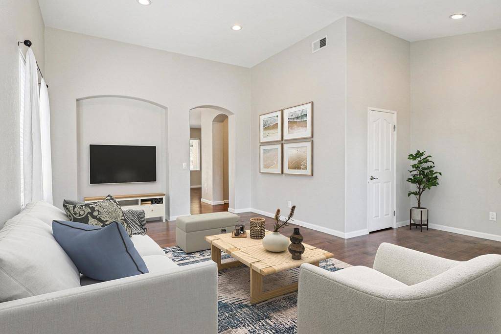 Oceanside, CA 92057,773 Aldea Dr