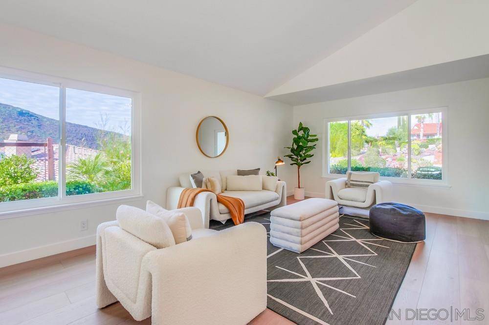 3302 Vista Rocosa Escondido, CA 92029