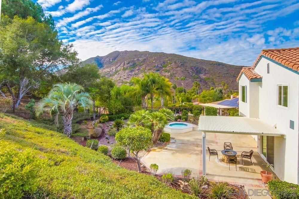 Escondido, CA 92029,3302 Vista Rocosa