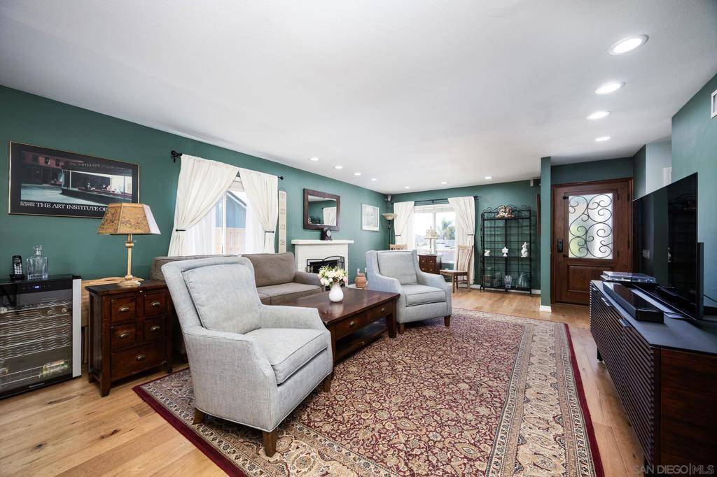 14543 High Pine St Poway, CA 92064