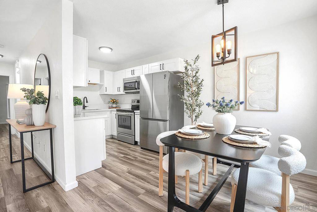 San Diego, CA 92117,6602 Beadnell Way #12