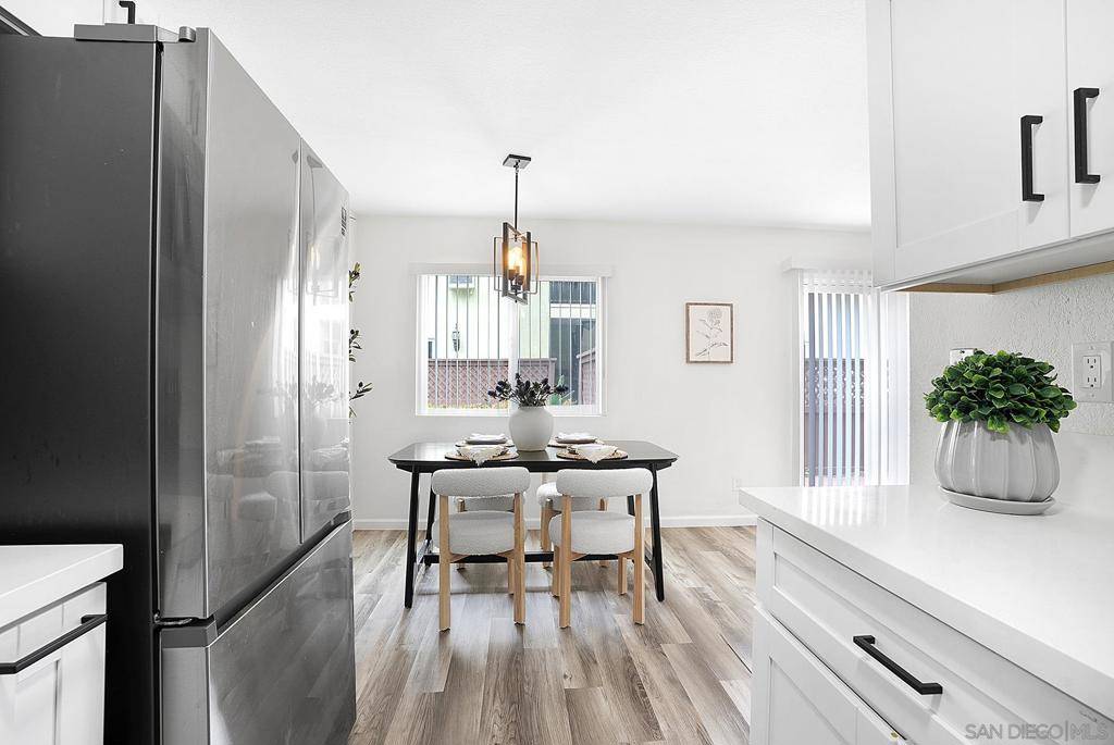 San Diego, CA 92117,6602 Beadnell Way #12