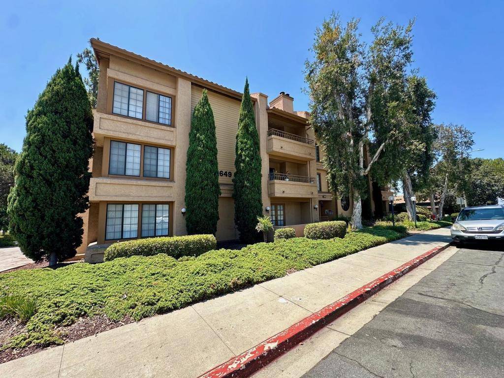 La Mesa, CA 91942,5649 Lake Park Way #304