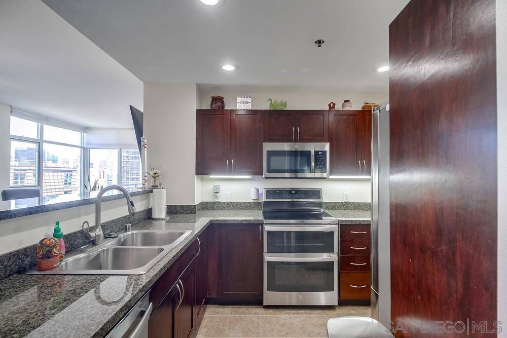 San Diego, CA 92101,427 9th Ave #1206
