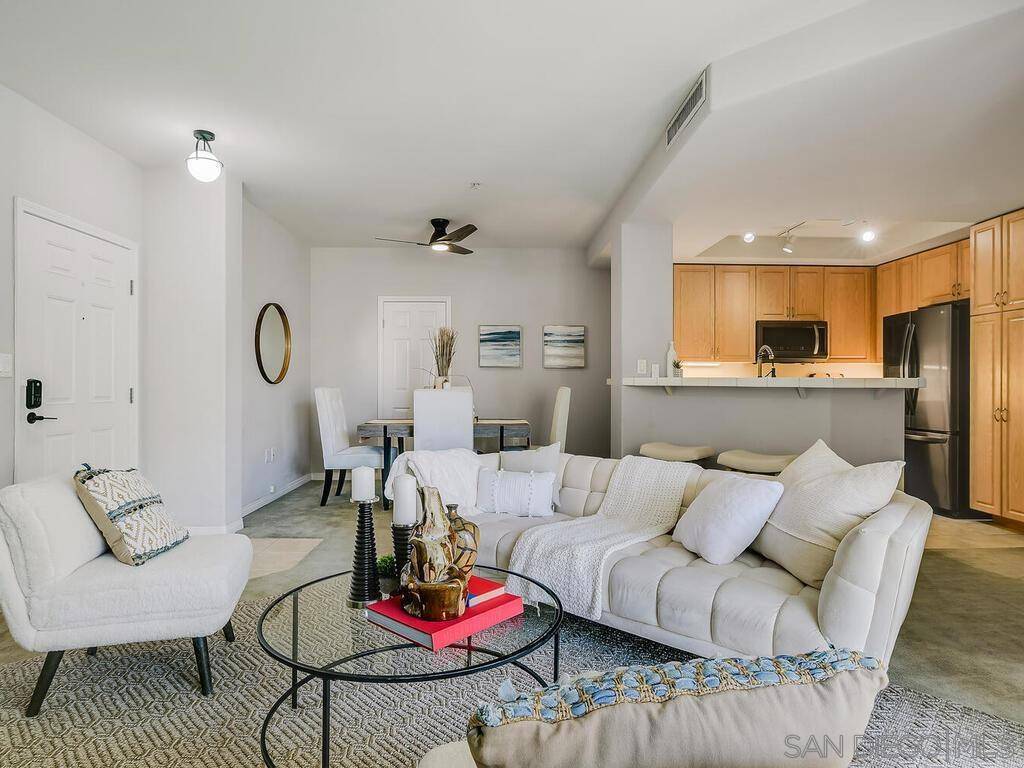 San Diego, CA 92101,1601 India St #208