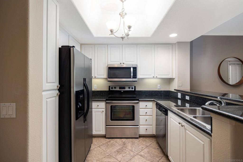 La Jolla, CA 92037,9253 Regents Rd #A107