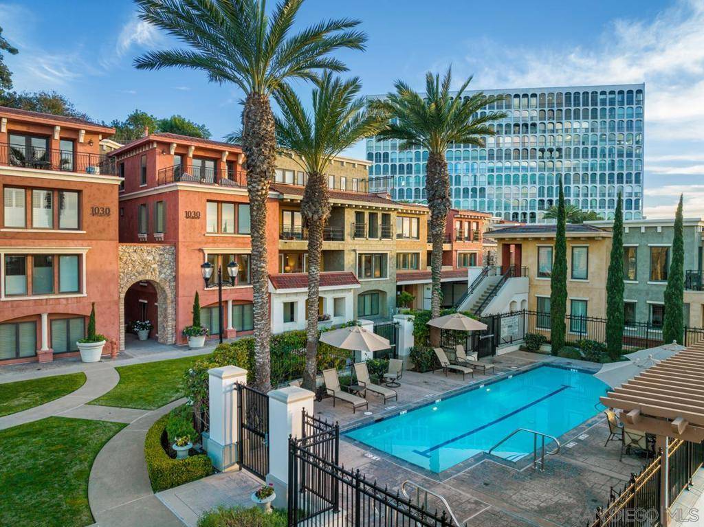 La Jolla, CA 92037,1040 Genter St #104