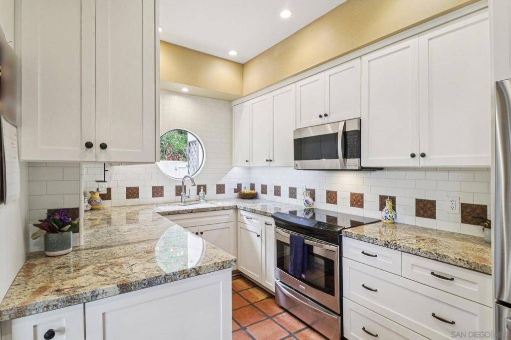 La Jolla, CA 92037,8358 Gilman Dr