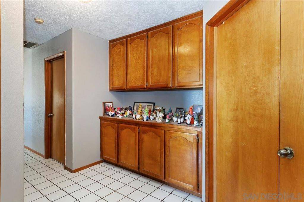Apple Valley, CA 92308,9585 Juniper St