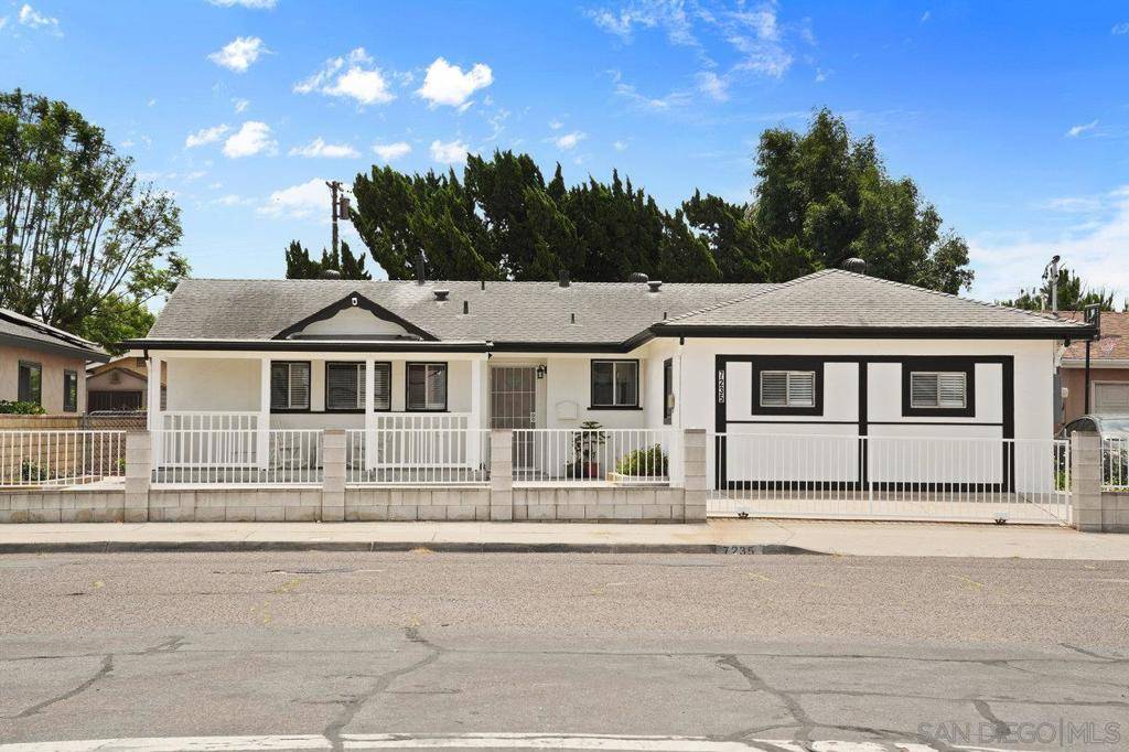 San Diego, CA 92114,7235 Brookhaven Rd