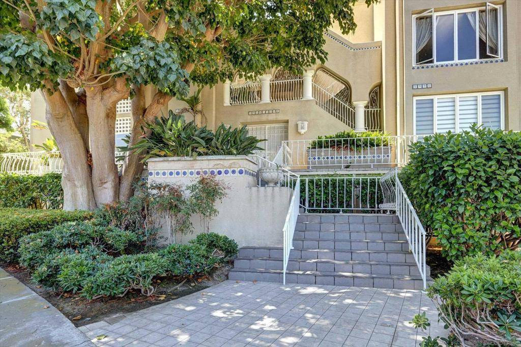 San Diego, CA 92122,4018 Nobel Dr. #301