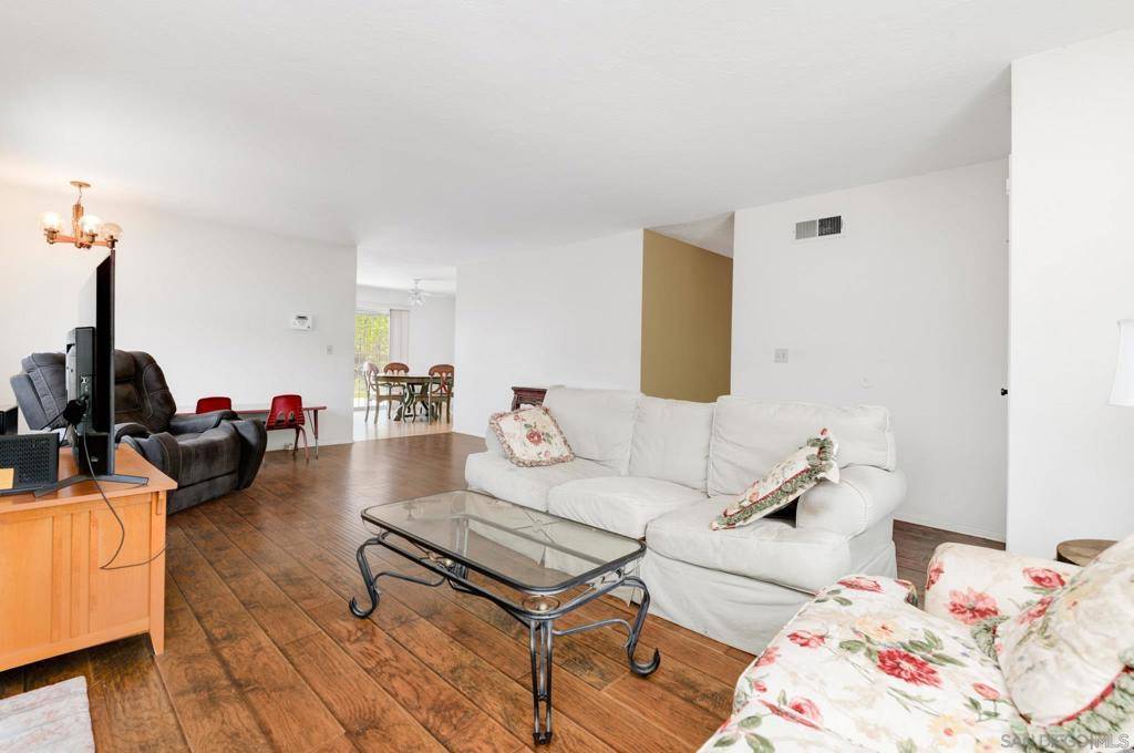 San Diego, CA 92114,7096 Bullock Dr