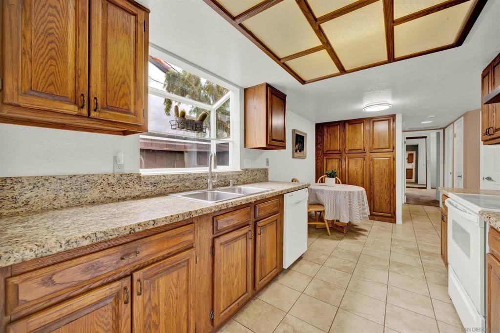 Fallbrook, CA 92028,1777 Woodbrook Ln