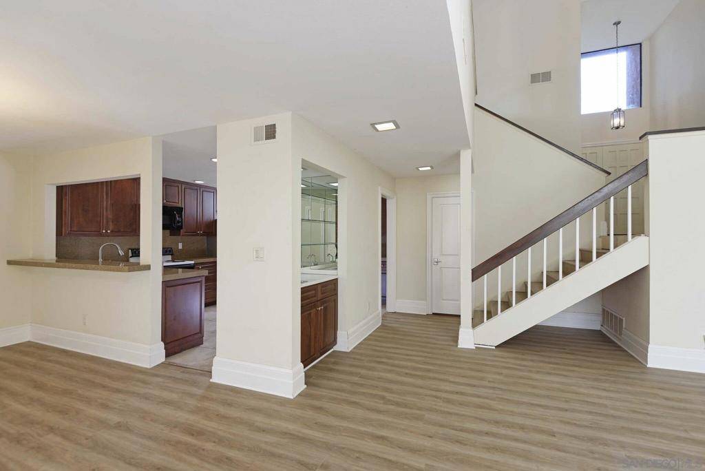 La Jolla, CA 92037,2585 Caminito Muirfield