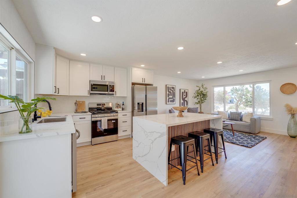 San Diego, CA 92126,8896 Belfast Cir