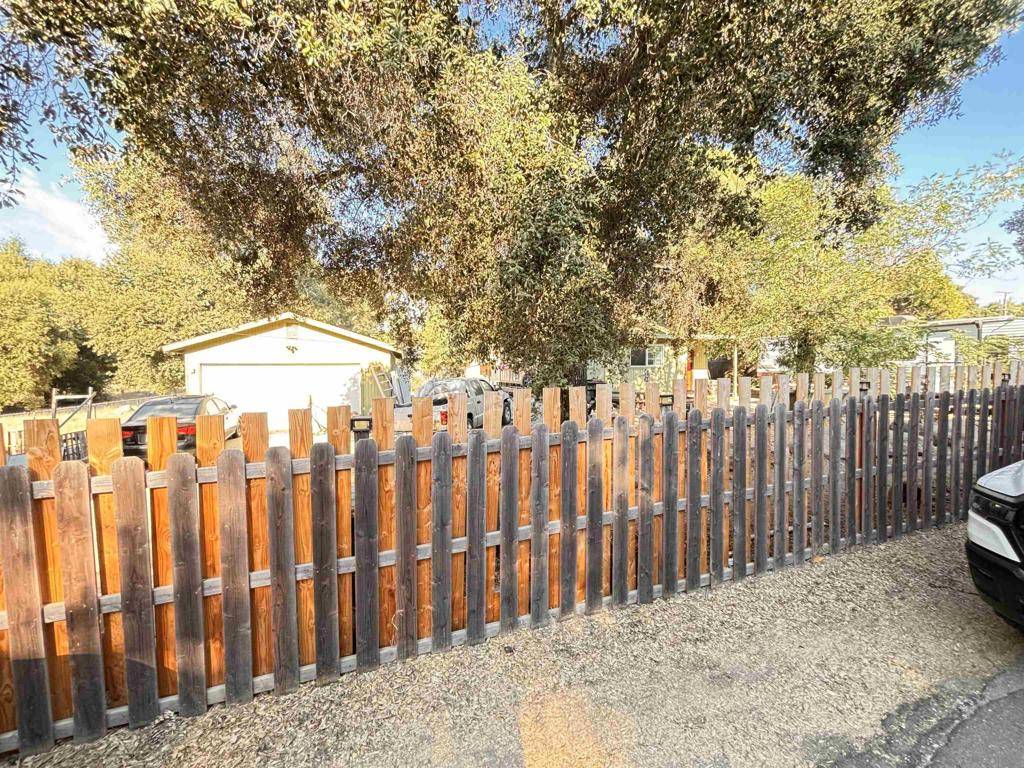 Campo, CA 91906,2465 Gladiola Dr.