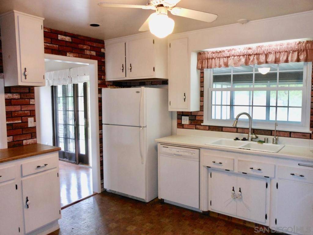 Oceanside, CA 92054,2805 Turnbull St
