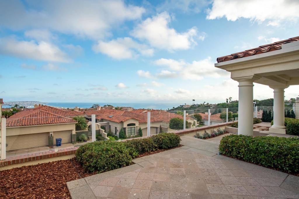 La Jolla, CA 92037,1327 Caminito Batea