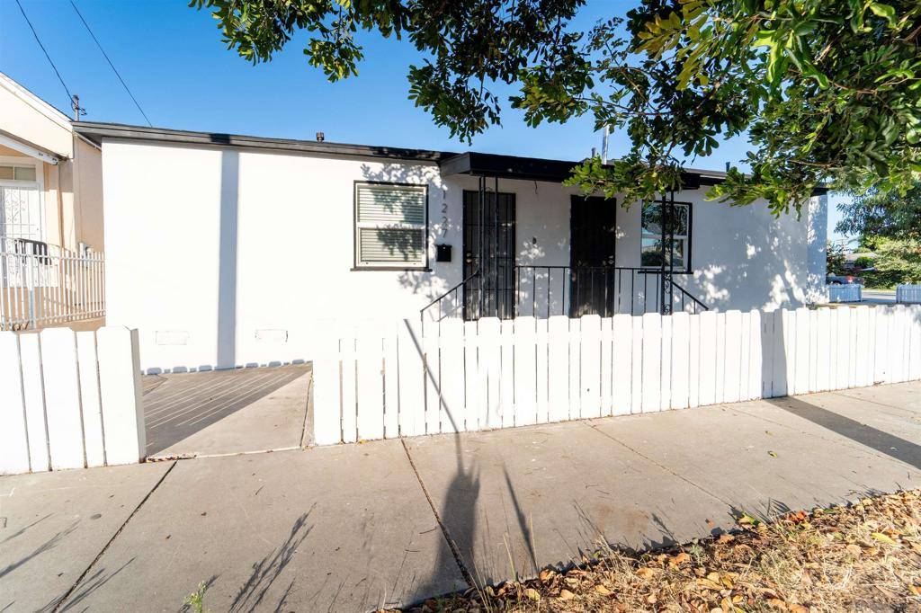 National City, CA 91950,1227 Coolidge Avenue