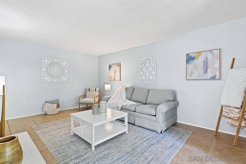 Alpine, CA 91901,2157 Arnold Way #324