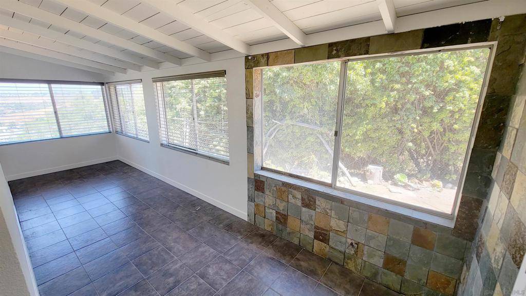 Oceanside, CA 92058,2402 Amick St