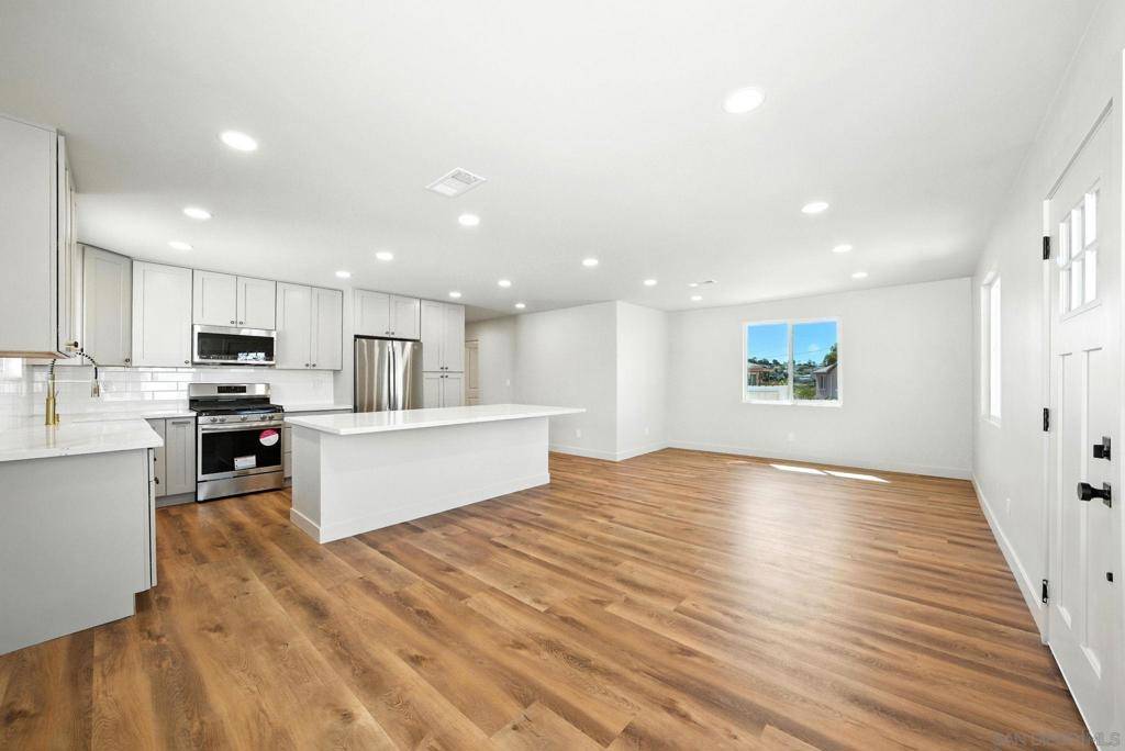 San Diego, CA 92111,2525 Inman Ct