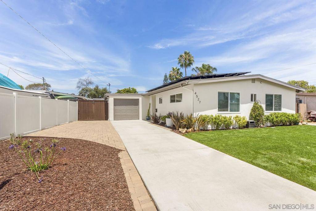San Diego, CA 92117,4527 Chinook Court