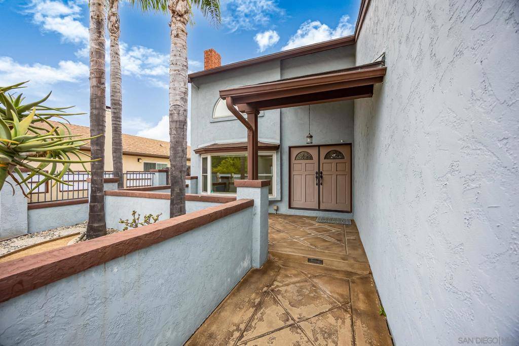 San Diego, CA 92122,4460 Huggins St