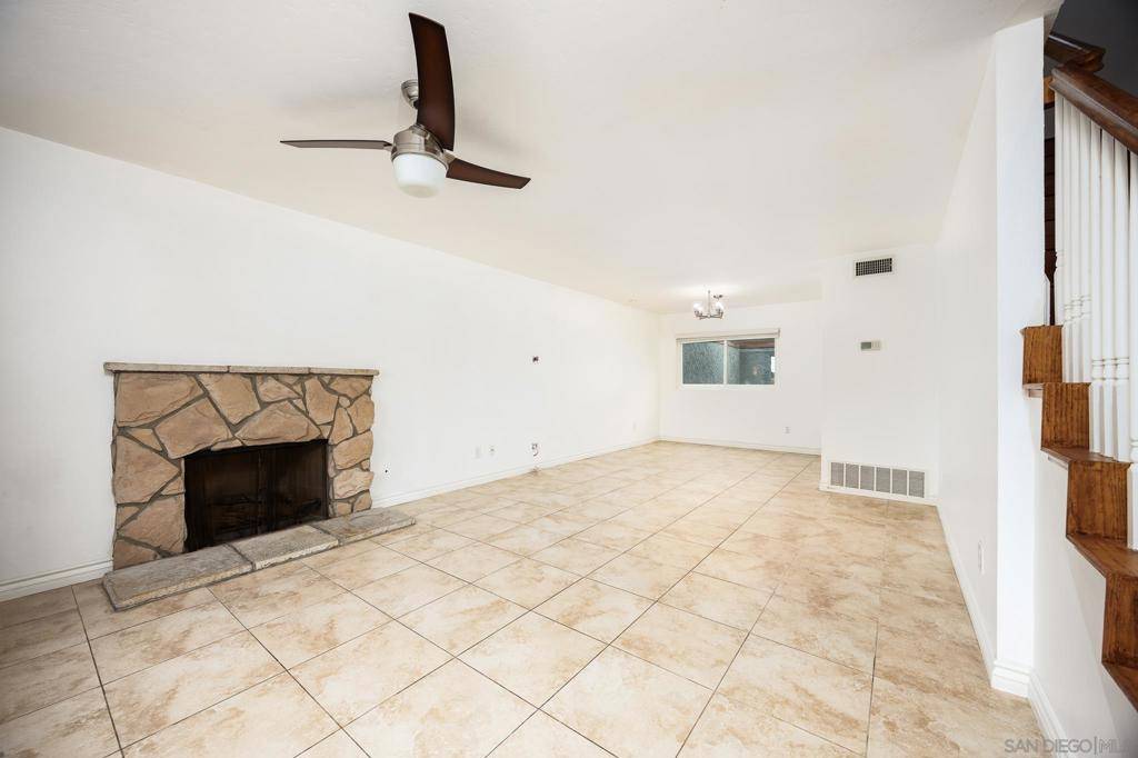 San Diego, CA 92122,4460 Huggins St