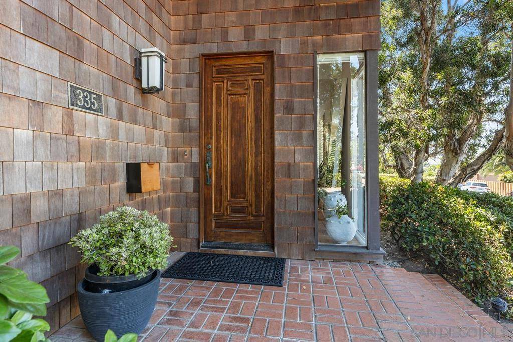 La Jolla, CA 92037,335 Fern Glen