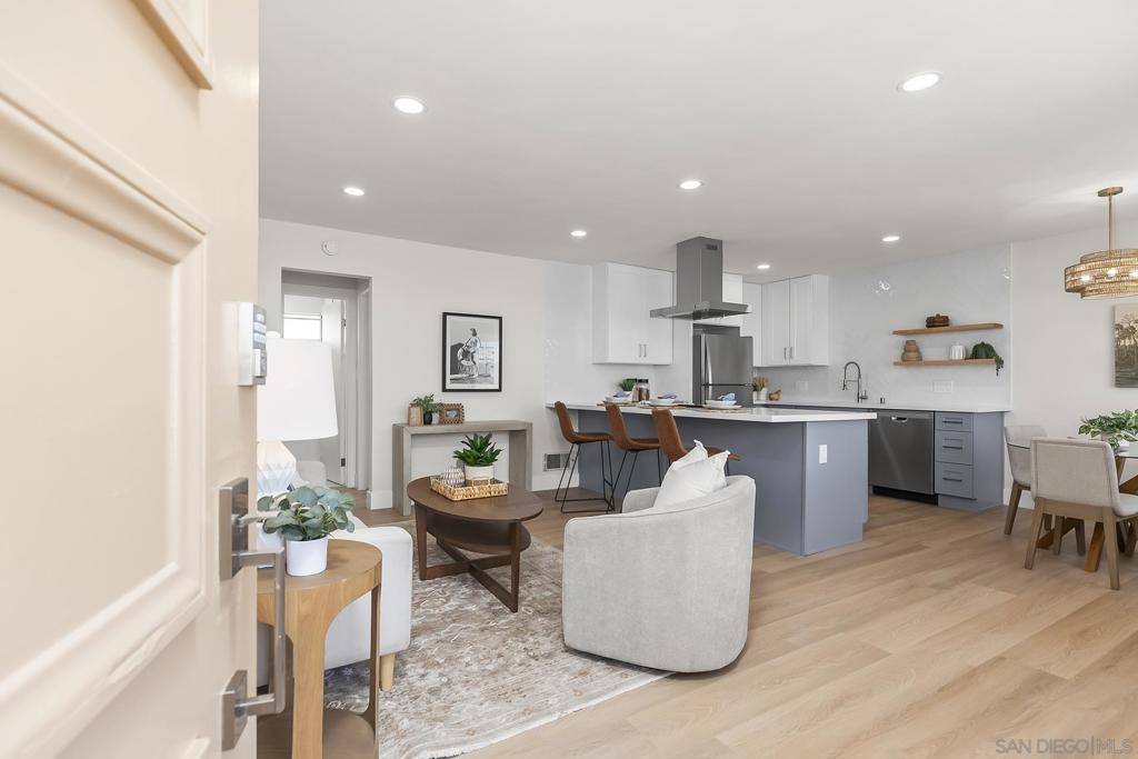 San Diego, CA 92107,5015 Cape May Ave #307