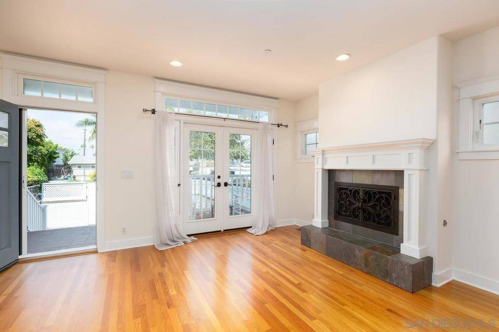 Coronado, CA 92118,457 D Ave