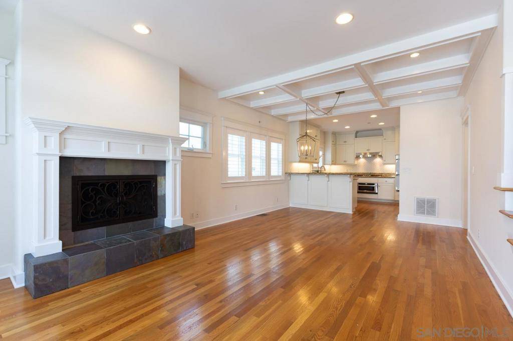 Coronado, CA 92118,457 D Ave