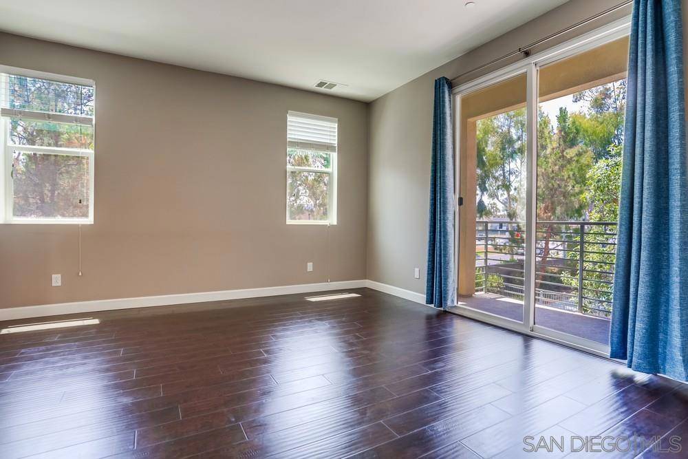 Escondido, CA 92025,215 Antoni Gln #1112