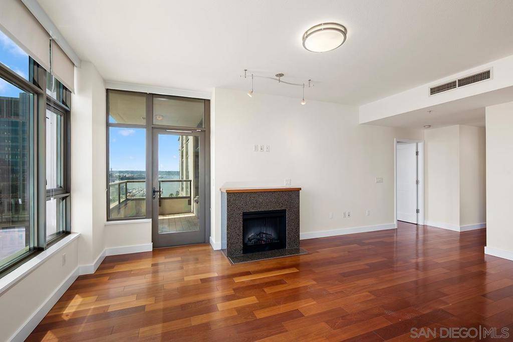 San Diego, CA 92101,700 W E Street #1306