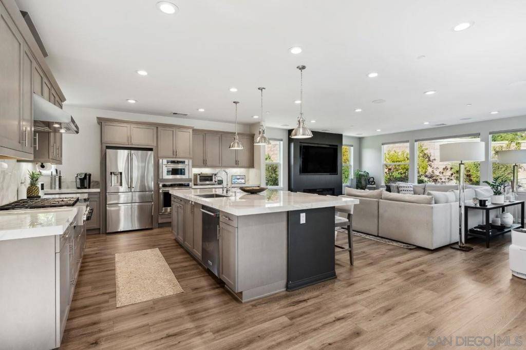 Escondido, CA 92029,21743 Deer Grass Dr