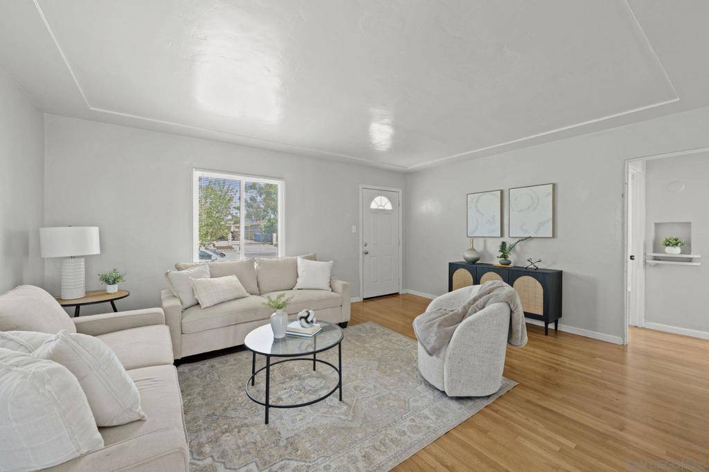 San Diego, CA 92113,518 S 46th St