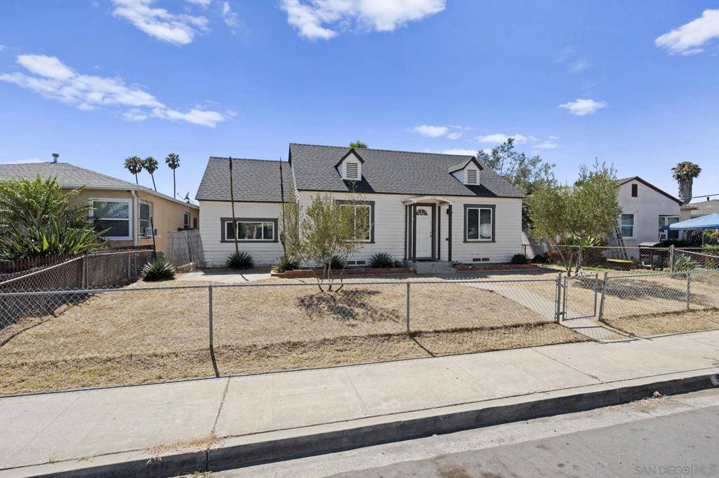 San Diego, CA 92113,518 S 46th St